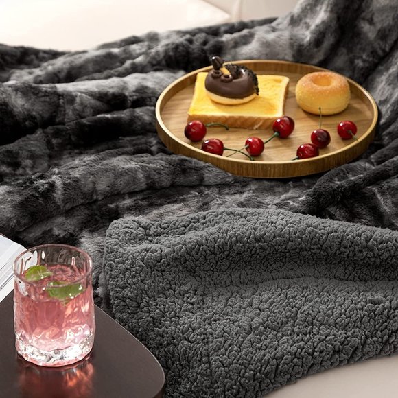 New Faux Fur Throw Blanket for Couch, Tie-Dye Reversible Fuzzy Blankets,… - Picture 4 of 11